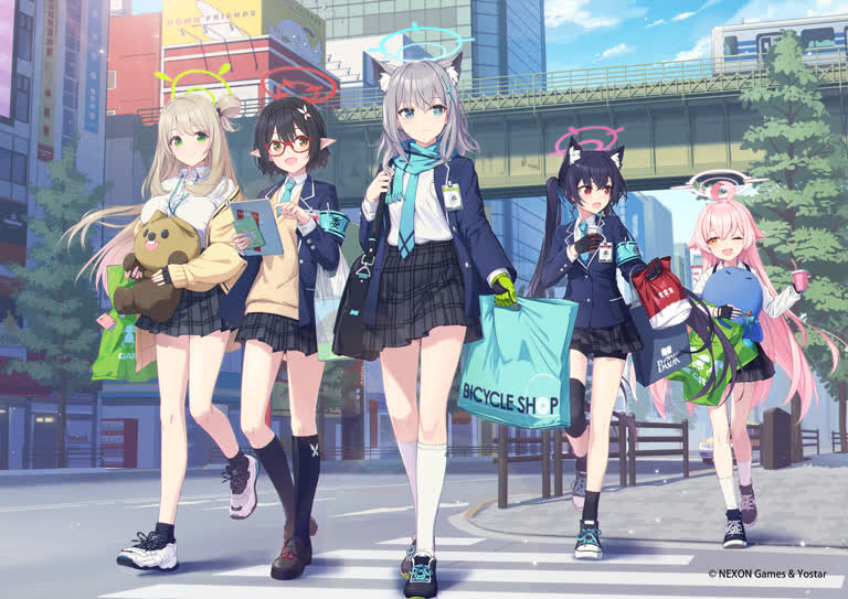 有四个动漫女孩提着购物袋走在街上