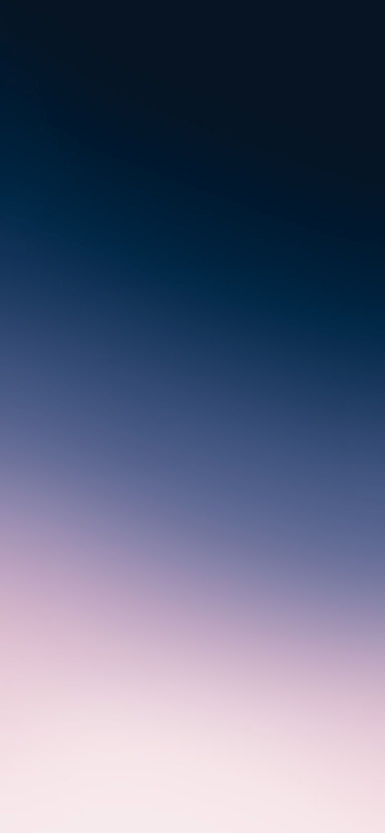 有一架飞机在云层之上的天空中飞翔