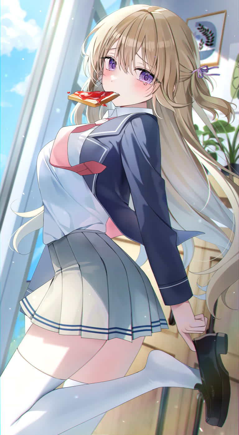 有一个女人站在窗前